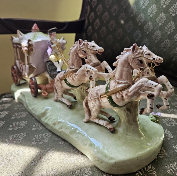 Cinderella and her carriage - Picture 2 of 9